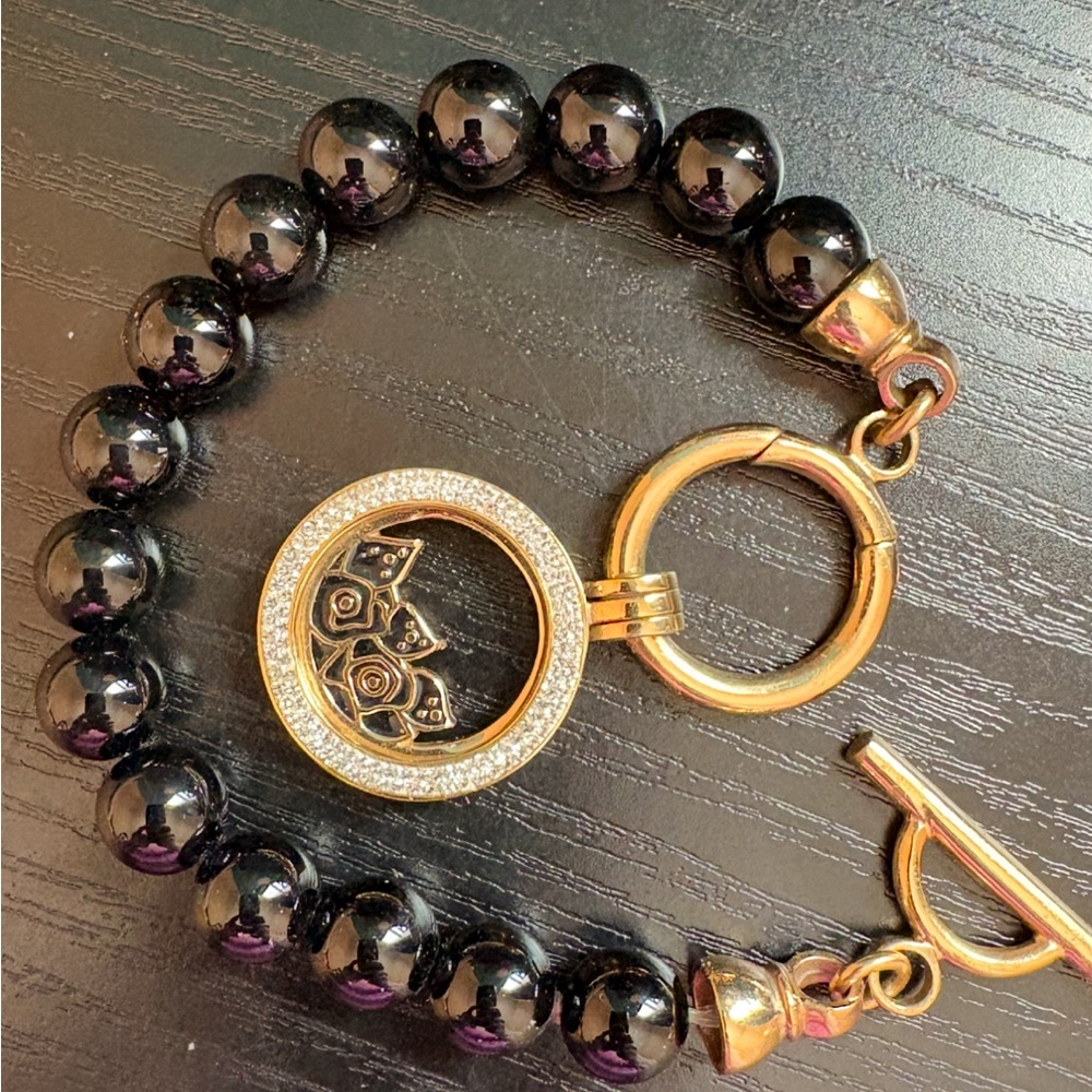 Nikki Lissoni bracelet gold tone black glass beaded 9” toggle rhinestones